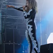 Ella Eyre on the Main Stage at The Big Feastival