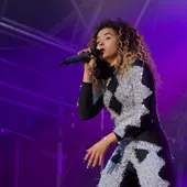 Ella Eyre on the Main Stage at The Big Feastival